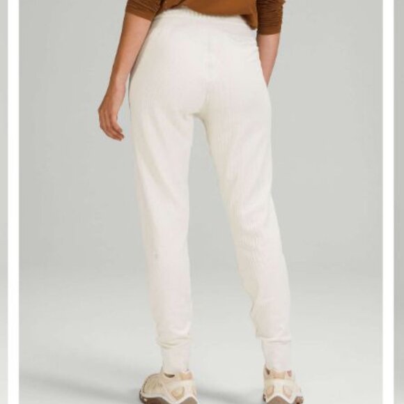 Lululemon Engineered Warmth Merino Pants White Opal (Ivory) fits size 4 - Picture 3 of 11